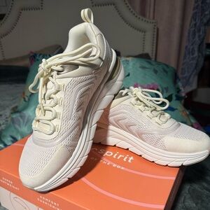 NEW Easy Spirit Womens X Denise Austin sneakers 7.5M